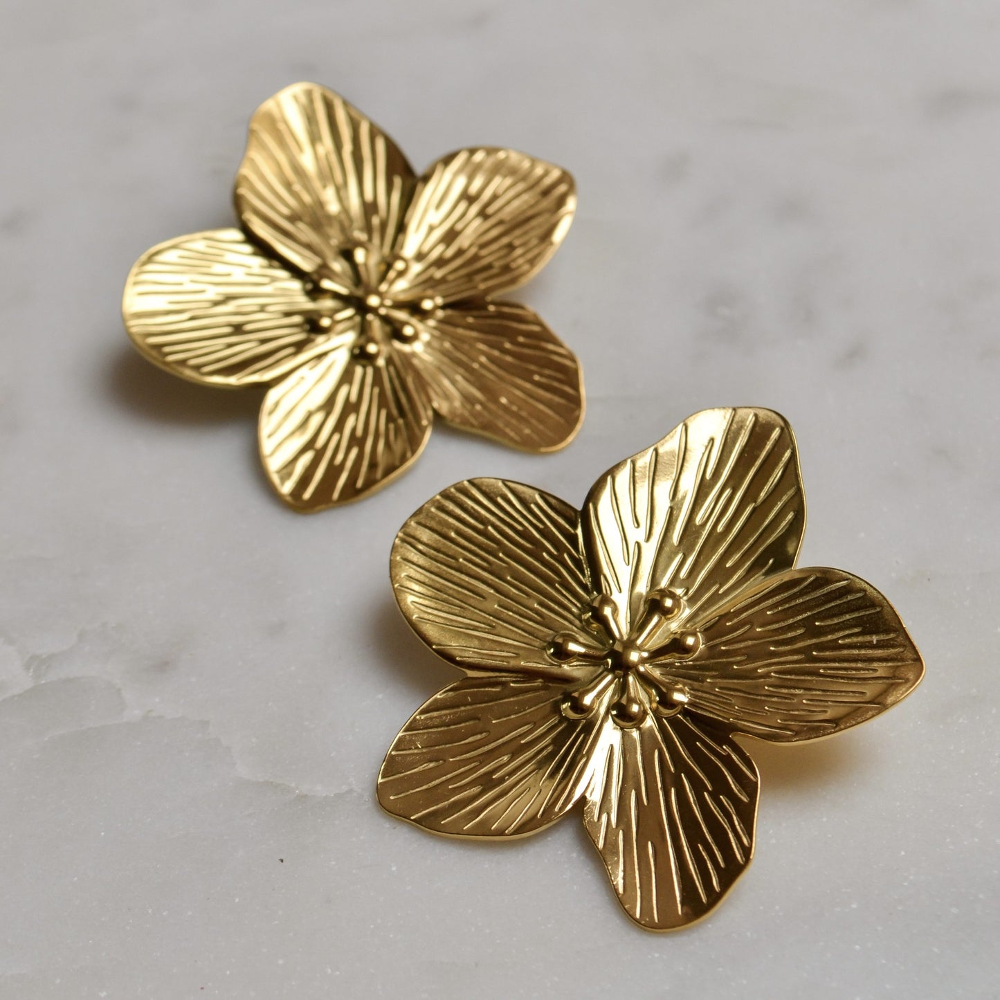 Aloha Studs