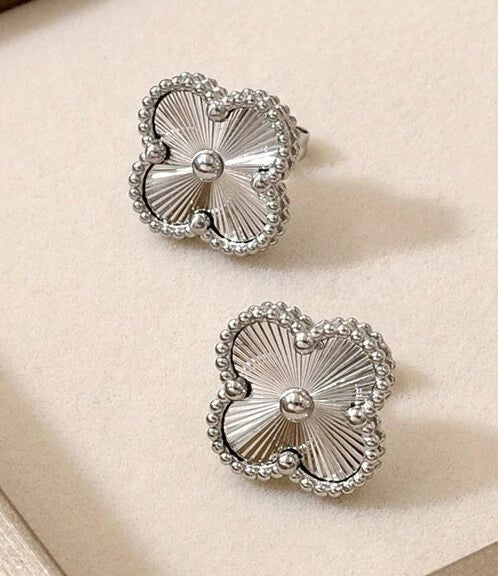 The Clover Set